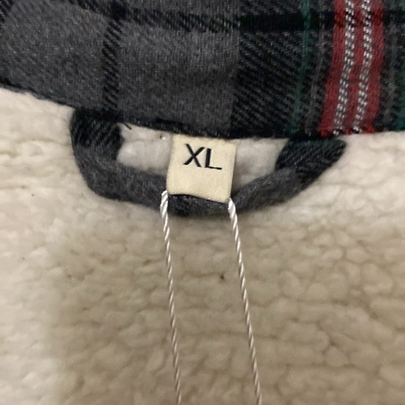 XL button up lined flannel - Picture 2 of 5